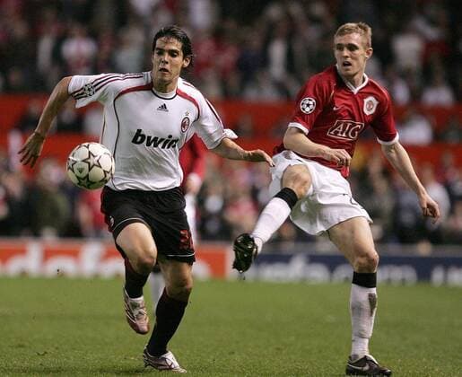 Kaka (AC Mailand, li.) gegen Darren Fletcher (Manchester United) -  Fußball EC 1 Herren Champions League 2006 2007, Manchester United - AC Mailand 3:2, ManU, Milan Gruppe Manchester Dynamik, Fußball EC 1 Herren Champions League 2006 2007, Manchester United - AC Mailand 3:2, ManU, Milan Gruppe Manchester Dynamik,