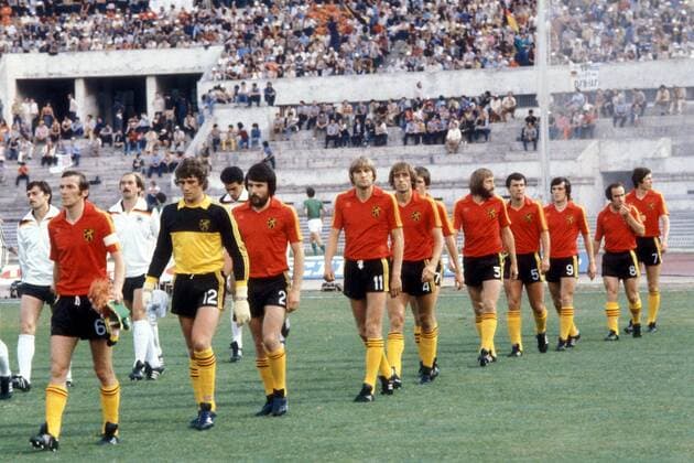 Einmarsch Belgien v.li.: Julien Cools, Torwart Jean Marie Pfaff, Eric Gerets, Jan Ceulemans, Walter Meeuws, Raymond Mommens, Luc Millecamps, Michel Renquin, Francois van der Elst, Wilfried van Moer, Rene Vandereycken Fußball Herren EM 1980, Nationalmannschaft Nationaltrikot BRD - Belgien 2:1, BR Deutschland, Vdia Totale Finale Endspiel Rom Fußball Herren EM 1980, Nationalmannschaft Nationaltrikot BRD - Belgien 2:1, BR Deutschland, Vdia Totale Finale Endspiel Rom