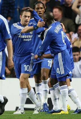 Joe Cole (li.) - Torjubel mit Didier Drogba (Mitte) und Claude Makelele (alle Chelsea) -  Fußball EC 1 Herren Champions League 2007, Chelsea FC London, Halbfinale, Gruppe London Freude, Fußball EC 1 Herren Champions League 2007, Chelsea FC London, Halbfinale, Gruppe London Freude,