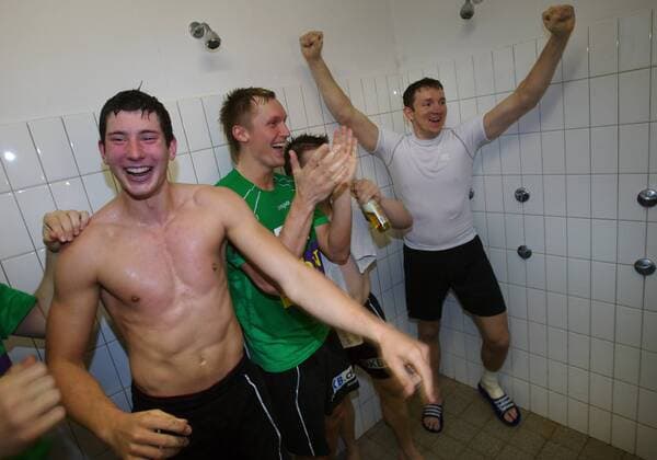 Aufstiegsfeier Füchse Berlin, v. li.: Sascha Detlof, Pavel Prokopec, Konrad Wilczynski, Torwart Petr Stochl Handball 2. BL Herren Saison 2006 2007, Nord, Reinickendorfer Füchse, Berlin, Reinickendorf Gruppe Augustdorf Freude, Begeisterung, Handball 2. BL Herren Saison 2006 2007, Nord, Reinickendorfer Füchse, Berlin, Reinickendorf Gruppe Augustdorf Freude, Begeisterung,