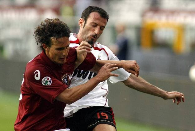 Gianluca Comotto (FC Turin, li.) gegen Giuseppe Favalli (AC Mailand) -  Fußball Herren Serie A 2006 2007, 1. Italienische Liga, FC Turin - Milan 0:1 Gruppe Turin Dynamik, Kampf, Fußball Herren Serie A 2006 2007, 1. Italienische Liga, FC Turin - Milan 0:1 Gruppe Turin Dynamik, Kampf,