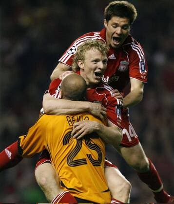 Dirk Kuyt (Mitte) und Xabi Alonso jubeln mit Torwart Jose Manuel Reina (alle Liverpool) nach gewonnenem Champions League Halbfinale - EDITORIAL USE ONLY. No use with unauthorised audio, video, data, fixture lists, club league logos or live services. Online in-match use limited to 120 images, no video emulation. No use in betting, games or single club league player publications. Fußball EC 1 Herren Champions League 2006 2007, Halbfinale, FC Liverpool Gruppe Liverpool Freude, Begeisterung, Fußball EC 1 Herren Champions League 2006 2007, Halbfinale, FC Liverpool Gruppe Liverpool Freude, Begeisterung,