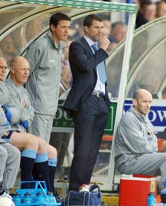 Trainer Roy Keane (Sunderland, 2.v.re.) vor der Bank -  Fußball Herren English Football League Championship 2006 2007, 2. Englische Liga, Sunderland AFC , FC, Vdig Gruppe Colchester Fußball Herren English Football League Championship 2006 2007, 2. Englische Liga, Sunderland AFC , FC, Vdig Gruppe Colchester