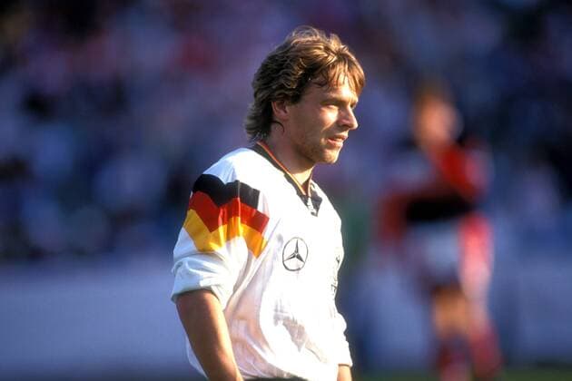 Fußball, EM Finale 1992 in Göteborg, Dänemark - Deutschland 2:0 Thomas Häßler (Deutschland) während der Erwärmung Fußball Länderspiel Herren EM 1992, Nationalmannschaft, Vdia Einzelbild Finale Endspiel Göteborg Fußball Länderspiel Herren EM 1992, Nationalmannschaft, Vdia Einzelbild Finale Endspiel Göteborg