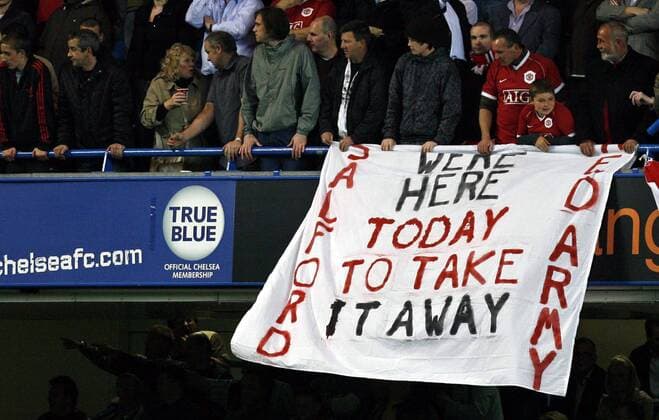 Were here today to take it away - Manchester United Fans kommen zu Chelsea, um sich die Meisterschaft abzuholen - EDITORIAL USE ONLY. No use with unauthorised audio, video, data, fixture lists, club league logos or live services. Online in-match use limited to 120 images, no video emulation. No use in betting, games or single club league player publications. Fußball Herren English Premier League 2006 2007, 1. Englische Liga, Chelsea FC London - Manchester United 0:0, ManU Gruppe London Fußball Herren English Premier League 2006 2007, 1. Englische Liga, Chelsea FC London - Manchester United 0:0, ManU Gruppe London