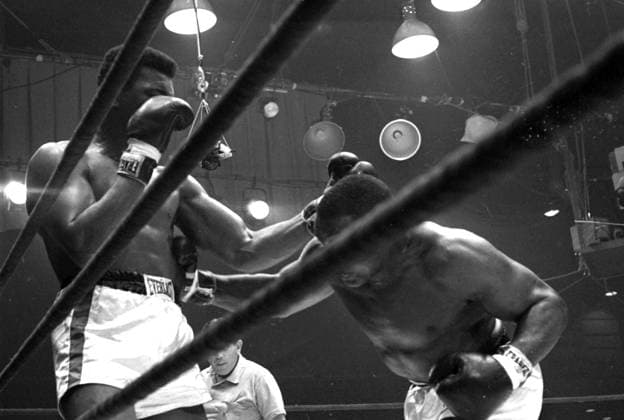 Sonny Liston (re.) gegen Muhammad Ali (beide USA) -  (ark1964022528) Boxen WM Herren Boxsport 1964, Profiboxen, Schwergewicht, Cassius Clay Gruppe Miami Dynamik, Boxen WM Herren Boxsport 1964, Profiboxen, Schwergewicht, Cassius Clay Gruppe Miami Dynamik,