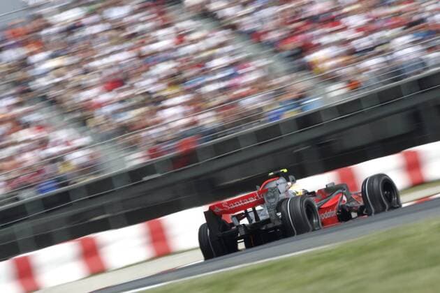 Lewis Hamilton (England McLaren Mercedes) mit seinem Boliden auf dem flimmernden Asphalt Motorsport Grand Prix Herren Großer Preis von Spanien 2007, Formel 1 Weltmeisterschaft, F1, F, GP, WM Einzelbild o0 Circuit de Catalunya Barcelona Dynamik, Motorsport Grand Prix Herren Großer Preis von Spanien 2007, Formel 1 Weltmeisterschaft, F1, F, GP, WM Einzelbild o0 Circuit de Catalunya Barcelona Dynamik,