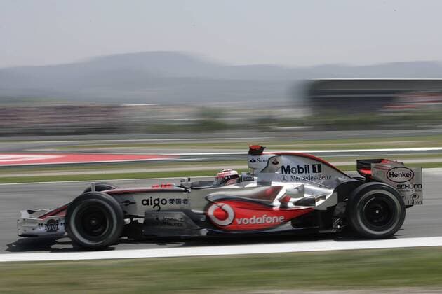 Fernando Alonso (Spanien McLaren Mercedes) in seinem Boliden Motorsport Grand Prix Herren Großer Preis von Spanien 2007, Formel 1 Weltmeisterschaft, F1, F, GP, WM Einzelbild o0 Circuit de Catalunya Barcelona Dynamik, Motorsport Grand Prix Herren Großer Preis von Spanien 2007, Formel 1 Weltmeisterschaft, F1, F, GP, WM Einzelbild o0 Circuit de Catalunya Barcelona Dynamik,