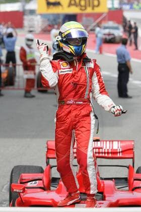 Sieger Felipe Massa (Brasilien Ferrari) jubelt auf seinem Rennwagen - Motorsport Grand Prix Herren Großer Preis von Spanien 2007, Formel 1 Weltmeisterschaft, F1, F, GP, WM Einzelbild o0 Circuit de Catalunya Barcelona Freude, Motorsport Grand Prix Herren Großer Preis von Spanien 2007, Formel 1 Weltmeisterschaft, F1, F, GP, WM Einzelbild o0 Circuit de Catalunya Barcelona Freude,