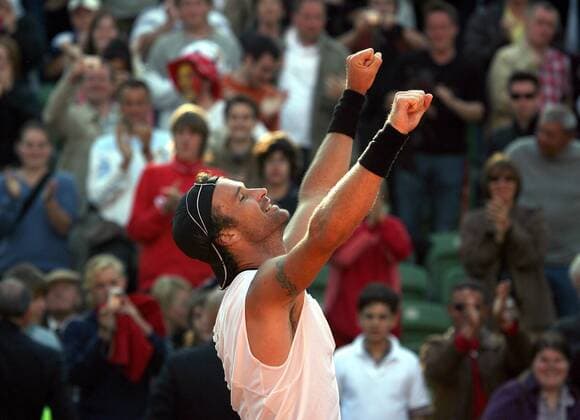 Carlos Moya (Spanien) - Schlussjubel Tennis Herren Masters Series Hamburg 2007, ATP Tour Einzelbild Am Hamburger Rothenbaum Hamburg Glück Freude, Tennis Herren Masters Series Hamburg 2007, ATP Tour Einzelbild Am Hamburger Rothenbaum Hamburg Glück Freude,