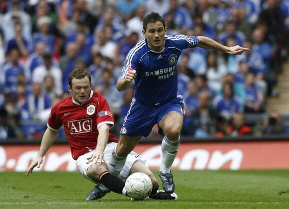 Wayne Rooney (Manchester United, li.) gegen Frank Lampard (Chelsea) - EDITORIAL USE ONLY. No use with unauthorised audio, video, data, fixture lists, club league logos or live services. Online in-match use limited to 120 images, no video emulation. No use in betting, games or single club league player publications. Fußball Herren English FA Cup 2006 2007, Pokalspiel, Finale, Endspiel, Englischer Pokal Gruppe London Dynamik, Kampf, Fußball Herren English FA Cup 2006 2007, Pokalspiel, Finale, Endspiel, Englischer Pokal Gruppe London Dynamik, Kampf,