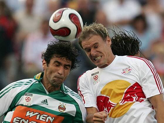 Andreas Zickler (Salzburg, re.) gegen Peter Hlinka (Rapid Wien) -  Fußball 1. BL Herren TmobileBundesliga 2006 2007, 1. Österreichische Liga, SV Red Bull Salzburg - Rapid Wien 3:1 Gruppe Wals Siezenheim Dynamik, Fußball 1. BL Herren TmobileBundesliga 2006 2007, 1. Österreichische Liga, SV Red Bull Salzburg - Rapid Wien 3:1 Gruppe Wals Siezenheim Dynamik,