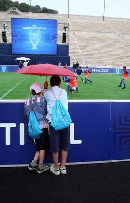 Jugendspiel während des UEFA Champions Festivals vor dem Champions League Finale in Athen Fußball EC 1 Herren Vorschau Champions League Finale 2006 2007, Endspiel Totale Athen Fußball EC 1 Herren Vorschau Champions League Finale 2006 2007, Endspiel Totale Athen