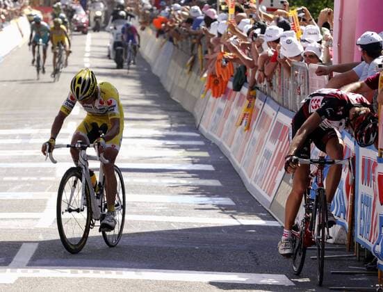 Andy Schleck (Luxemburg CSC, re.) und Gilberto Simoni (Italien Saunier Duval Prodir) kommen völlig erschöpft ins Ziel -  Radsport Herren Giro d Italia 2007, dItalia, ProTour, Straßenradsport, Straße, Rad Gruppe Signora Della Guardia 10. Etappe: Lido di Camaiore - Santuario Nostra Erschöpfung, Radsport Herren Giro d Italia 2007, dItalia, ProTour, Straßenradsport, Straße, Rad Gruppe Signora Della Guardia 10. Etappe: Lido di Camaiore - Santuario Nostra Erschöpfung,