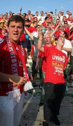 Fans des FC Liverpool feiern am Vortag des Endspiels der Champions League 2006 2007 den wiederholten Einzug in das Finale Fußball EC 1 Herren Vorschau Champions League 2006 2007, Liverpool FC, Finale, Endspiel Gruppe Athen Begeisterung, Freude, Fußball EC 1 Herren Vorschau Champions League 2006 2007, Liverpool FC, Finale, Endspiel Gruppe Athen Begeisterung, Freude,