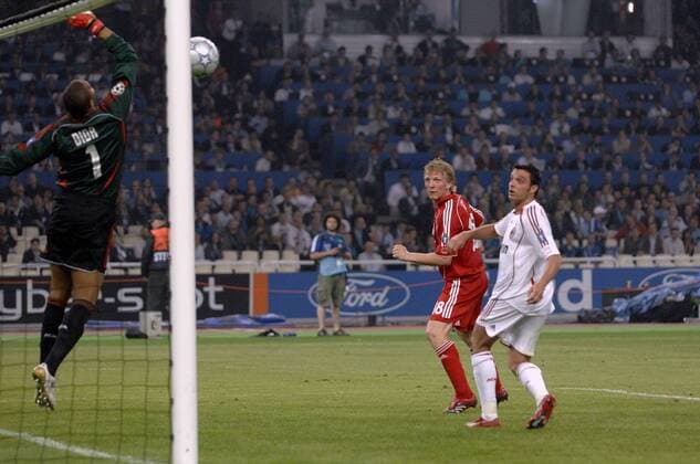 Dirk Kuyt (Liverpool, Mitte) erzielt den Treffer zum 1:2 gegen Massimo Oddo und Torwart Dida (beide AC Mailand) Fußball EC 1 Herren Champions League Finale 2006 2007, Endspiel, Milan - FC Liverpool 2:1 Gruppe Athen Fußball EC 1 Herren Champions League Finale 2006 2007, Endspiel, Milan - FC Liverpool 2:1 Gruppe Athen