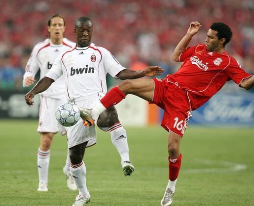 Jermaine Pennant (Liverpool, re.) gegen Clarence Seedorf (AC Mailand) -  Fußball EC 1 Herren Champions League 2006 2007, Finale, Endspiel, AC Mailand - FC Liverpool 2:1, Milan Gruppe Athen Fußball EC 1 Herren Champions League 2006 2007, Finale, Endspiel, AC Mailand - FC Liverpool 2:1, Milan Gruppe Athen