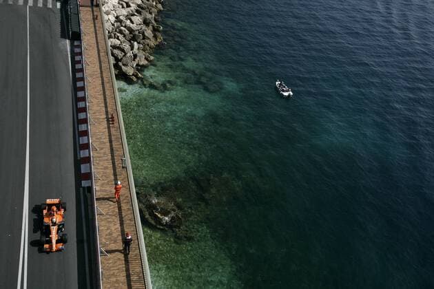 Adrian Sutil (Deutschland Spyker) in seinem Boliden an der Mittelmeerküste von Monaco 2007 Motorsport Grand Prix Herren Großer Preis von Monaco 2007, Formel 1 Weltmeisterschaft, F1, F, GP, WM, Freies Training Totale Monte Carlo Motorsport Grand Prix Herren Großer Preis von Monaco 2007, Formel 1 Weltmeisterschaft, F1, F, GP, WM, Freies Training Totale Monte Carlo