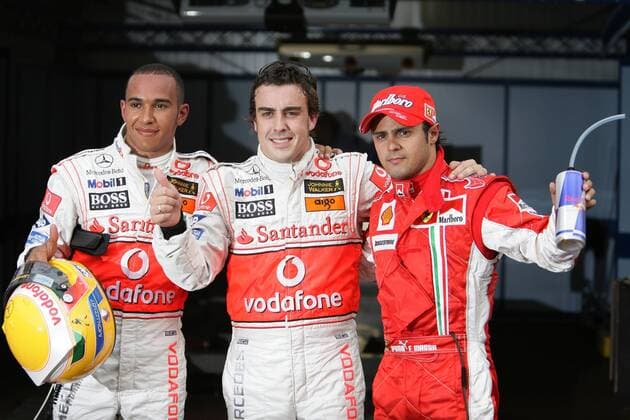 Fernando Alonso (Spanien, Mitte) gewinnt das Qualifying beim GP von Monaco 2007 vor Lewis Hamilton (England beide McLaren Mercedes, li.) und Felipe Massa (Brasilien Ferrari) - Motorsport Grand Prix Herren Großer Preis von Monaco 2007, Formel 1 Weltmeisterschaft, F1, F, GP, WM, Qualifying Gruppe Monte Carlo Freude, Motorsport Grand Prix Herren Großer Preis von Monaco 2007, Formel 1 Weltmeisterschaft, F1, F, GP, WM, Qualifying Gruppe Monte Carlo Freude,