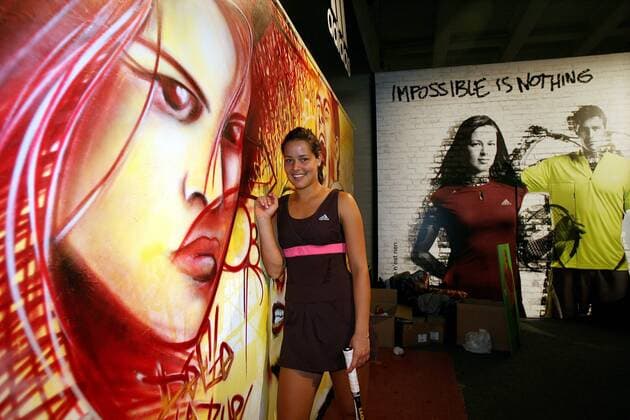 Ana Ivanovic (Serbien) - Adidas Athletin im Rahmen der Kampagne Impossible is nothing Tennis Damen French Open 2007, WTA Tour, Grand Slam Einzelbild Roland Garros Paris Freude, Tennis Damen French Open 2007, WTA Tour, Grand Slam Einzelbild Roland Garros Paris Freude,