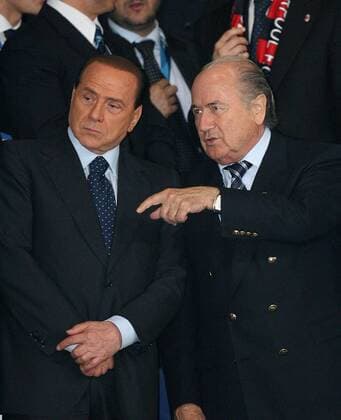 AC Mailand gewinnt die Champions League 2007, Präsident Silvio Berlusconi im Gespräch mit FIFA Präsident Joseph S. Blatter (Schweiz) -  Fußball EC 1 Herren Champions League 2006 2007, Finale, Endspiel, Milan, Gruppe Athen Fußball EC 1 Herren Champions League 2006 2007, Finale, Endspiel, Milan, Gruppe Athen