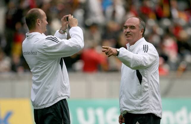 Nationaltrainer Jörg Daniel (re.) mit einem Assistenten (beide Deutschland U 16) Fußball Herren U16 Länderspiel 2007, Freundschaftsspiel, Testspiel, Test, Deutschland Gruppe Berlin Fußball Herren U16 Länderspiel 2007, Freundschaftsspiel, Testspiel, Test, Deutschland Gruppe Berlin