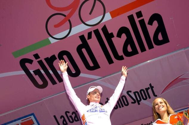 Danilo di Luca (Italien Liquigas) im rosa Trikot bei der Siegerehrung zur 20. Etappe des Giro d Italia 2007 - Radsport Herren Giro d Italia 2007, dItalia, ProTour, Straßenradsport, Straße, Rad, Einzelzeitfahren, Zeitfahren Gruppe 20. Etappe: Bardolino - Verona Freude, Radsport Herren Giro d Italia 2007, dItalia, ProTour, Straßenradsport, Straße, Rad, Einzelzeitfahren, Zeitfahren Gruppe 20. Etappe: Bardolino - Verona Freude,