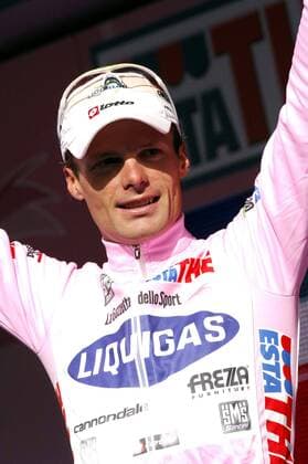 Danilo di Luca (Italien Liquigas) im rosa Trikot bei der Siegerehrung zur 20. Etappe des Giro d Italia 2007 - Radsport Herren Giro d Italia 2007, dItalia, ProTour, Straßenradsport, Straße, Rad, Einzelzeitfahren, Zeitfahren Porträt 20. Etappe: Bardolino - Verona Freude, Radsport Herren Giro d Italia 2007, dItalia, ProTour, Straßenradsport, Straße, Rad, Einzelzeitfahren, Zeitfahren Porträt 20. Etappe: Bardolino - Verona Freude,