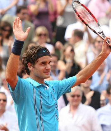Roger Federer (Schweiz) bedankt sich bei den Anhängern -  (PAR20070608714) Tennis Herren French Open 2007, Grand Slam, ATP Tour, Halbfinale Einzelbild Roland Garros Paris Freude, Tennis Herren French Open 2007, Grand Slam, ATP Tour, Halbfinale Einzelbild Roland Garros Paris Freude,