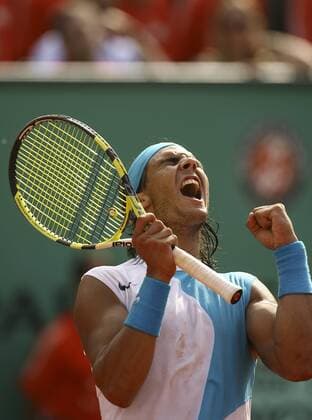 Rafael Nadal (Spanien) jubelt nach dem Sieg der French Open 2007 Tennis Herren French Open 2007, Grand Slam, ATP Tour, Endspiel, Finale Einzelbild Roland Garros Paris Begeisterung, Freude, Tennis Herren French Open 2007, Grand Slam, ATP Tour, Endspiel, Finale Einzelbild Roland Garros Paris Begeisterung, Freude,