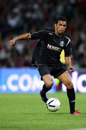 Sonny Anderson (Brasilien) am Ball während seines Abschiedsspiels -  (pan20704) Fußball Herren Sonny Andersons Abschiedsspiel 2007, Abschied, verabschieden, Verabschiedung, Jubile Einzelbild Lyon Fußball Herren Sonny Andersons Abschiedsspiel 2007, Abschied, verabschieden, Verabschiedung, Jubile Einzelbild Lyon  