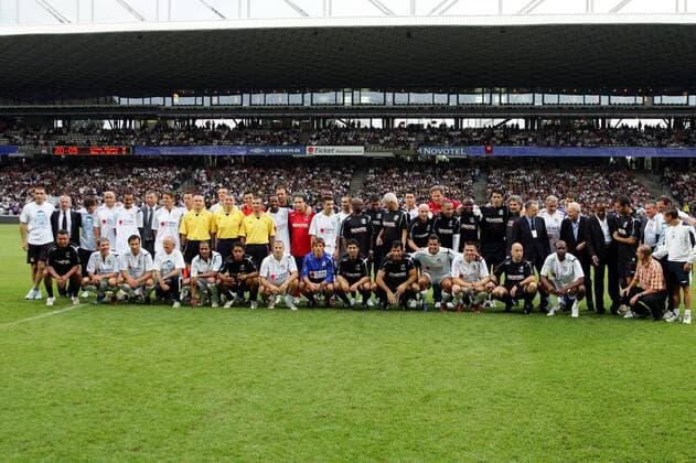 Gruppenbild der Teilnehmer an Sonny Andersons (Brasilien) Abschiedsspiel -  (pan20704) Fußball Herren Sonny Anderson Abschiedsspiel 2007, Abschied, verabschieden, Verabschiedung, Jubile Totale Lyon Fußball Herren Sonny Anderson Abschiedsspiel 2007, Abschied, verabschieden, Verabschiedung, Jubile Totale Lyon  