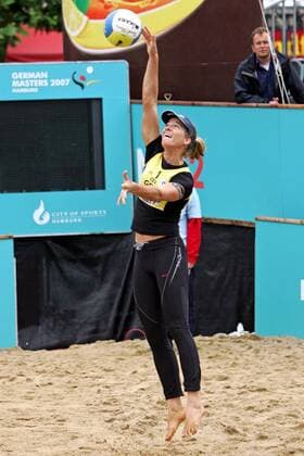 Okka Rau (Deutschland) - Angabe Beachvolleyball Damen German Masters 2007, Nestea European Championship Tour, Beach Einzelbild Hamburg Beachvolleyball Damen German Masters 2007, Nestea European Championship Tour, Beach Einzelbild Hamburg