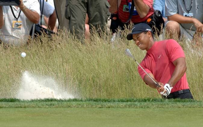 Eldrick Tiger Woods (USA) - Bunkerspiel -  (OAK2007061701) Golf Herren US Open 2007, PGA Tour Einzelbild Oakmont Golf Herren US Open 2007, PGA Tour Einzelbild Oakmont