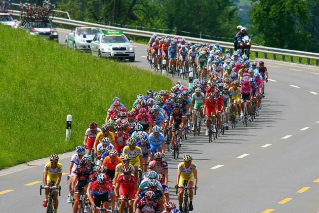 Teilnehmerfeld während der 3. Etappe der Tour de Suisse 2007 Radsport Herren Tour de Suisse 2007, ProTour, Straßenradsport, Straße, Rad Totale 3. Etappe: Brunnen - Nauders Radsport Herren Tour de Suisse 2007, ProTour, Straßenradsport, Straße, Rad Totale 3. Etappe: Brunnen - Nauders 