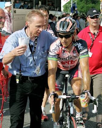 Robbie McEwen (Australien Predictor Lotto, re.) im Gespräch nach dem Gewinn der 5. Etappe der Tour de Suisse 2007 Radsport Herren Tour de Suisse 2007, ProTour, Straßenradsport, Straße, Rad Gruppe 5. Etappe: Vaduz - Giubiasco Radsport Herren Tour de Suisse 2007, ProTour, Straßenradsport, Straße, Rad Gruppe 5. Etappe: Vaduz - Giubiasco