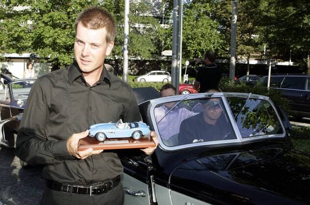 Henrik Stenson (Schweden) fährt in einem BMW Oldtimer zur Auslosung der BMW Open 2007 vor Golf Herren Draw Party BMW Open 2007, European PGA Tour Einzelbild München Golf Herren Draw Party BMW Open 2007, European PGA Tour Einzelbild München