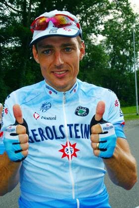 Beat Zberg (Schweiz Gerolsteiner) - Thumbs up Radsport LM Herren Schweizer Meisterschaft 2007, Landesmeisterschaft, Straßenradsport, Straße, Rad Einzelbild Brugg Radsport LM Herren Schweizer Meisterschaft 2007, Landesmeisterschaft, Straßenradsport, Straße, Rad Einzelbild Brugg 