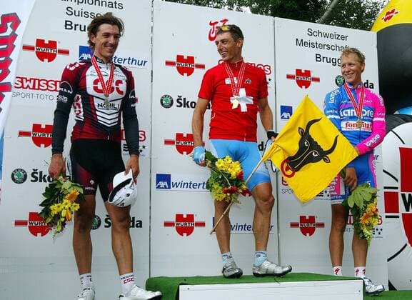 Siegerehrung Schweizer Meisterschaft 2007, v.li.: Fabian Cancellara (CSC, Silber), Schweizer Straßenmeister Beat Zberg (Gerolsteiner) und David Loosli (alle Schweiz Lampre Fondital, Bronze) Radsport LM Herren Schweizer Meisterschaft 2007, Landesmeisterschaft, Straßenradsport, Straße, Rad Gruppe Brugg Freude, Radsport LM Herren Schweizer Meisterschaft 2007, Landesmeisterschaft, Straßenradsport, Straße, Rad Gruppe Brugg Freude, 