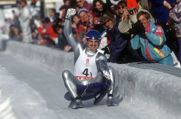 Georg Hackl (Deutschland), Olympiasieger 1992, jubelt im Ziel Rennrodeln OS Winter Herren Olympische Spiele Albertville 1992, Winterspiele Rodeln Rennschlitten Rennschlittensport Vdia Gruppe La Plagne Freude, Begeisterung, Rennrodeln OS Winter Herren Olympische Spiele Albertville 1992, Winterspiele Rodeln Rennschlitten Rennschlittensport Vdia Gruppe La Plagne Freude, Begeisterung,