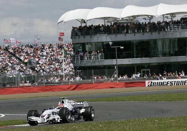 Robert Kubica (Polen BMW Sauber) in seinem Boliden Motorsport Grand Prix Herren Großer Preis von England 2007, Formel 1 Weltmeisterschaft, F1, F, GP, WM, Qualifying Totale Silverstone Motorsport Grand Prix Herren Großer Preis von England 2007, Formel 1 Weltmeisterschaft, F1, F, GP, WM, Qualifying Totale Silverstone