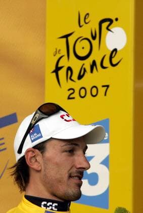 Fabian Cancellara (Schweiz CSC) - Gesamtführender nach der 1. Etappe der Tour de France 2007 Radsport Herren Tour de France 2007, ProTour, Straßenradsport, Straße, Rad Einzelbild 1. Etappe: London - Canterbury Radsport Herren Tour de France 2007, ProTour, Straßenradsport, Straße, Rad Einzelbild 1. Etappe: London - Canterbury