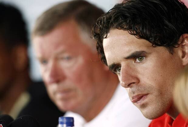 Neuzugang Owen Hargreaves (re.) und Trainer Sir Alex Ferguson (beide Manchester United) nachdenklich während der Pressekonferenz - EDITORIAL USE ONLY. No use with unauthorised audio, video, data, fixture lists, club league logos or live services. Online in-match use limited to 120 images, no video emulation. No use in betting, games or single club league player publications. Fußball Herren English Premier League 2007 2008, 1. Englische Liga, ManU, Vdig Gruppe Manchester Fußball Herren English Premier League 2007 2008, 1. Englische Liga, ManU, Vdig Gruppe Manchester