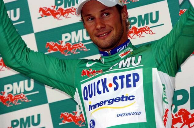 Tom Boonen (Belgien Quick Step Innergetic) darf sich nach 3. Etappe der Tour de France 2007 erneut das grüne Trikot des Sprintbesten überstreifen - Radsport Herren Tour de France 2007, ProTour, Straßenradsport, Straße, Rad Einzelbild 3. Etappe: Waregem - Compiegne Freude, Radsport Herren Tour de France 2007, ProTour, Straßenradsport, Straße, Rad Einzelbild 3. Etappe: Waregem - Compiegne Freude,