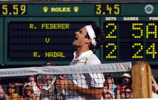 Roger Federer (Schweiz) - Wimbledon Sieger 2007 -  Tennis Herren All England Championships 2007, Grand Slam, ATP Tour, Finale Einzelbild Wimbledon London Freude, Begeisterung, Tennis Herren All England Championships 2007, Grand Slam, ATP Tour, Finale Einzelbild Wimbledon London Freude, Begeisterung,