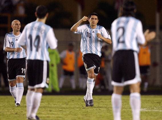Torjubel Argentinien, u.a. mit Juan Roman Riquelme (2.v.re.) - Fußball Länderspiel Herren Copa America 2007, Südamerikameisterschaft, Südamerika Meisterschaft, Amerika, Halbfinale Gruppe Puerto Ordaz Freude, Fußball Länderspiel Herren Copa America 2007, Südamerikameisterschaft, Südamerika Meisterschaft, Amerika, Halbfinale Gruppe Puerto Ordaz Freude,