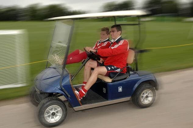 Lucio (re.) und Bastian Schweinsteiger (beide Bayern) im Golfcar Fußball 1. BL Herren Saison 2007 2008, FC Bayern München, Trainingslager, Training, Vorbereitung, Saisonvorbereitung Gruppe Donaueschingen Dynamik, Fußball 1. BL Herren Saison 2007 2008, FC Bayern München, Trainingslager, Training, Vorbereitung, Saisonvorbereitung Gruppe Donaueschingen Dynamik,