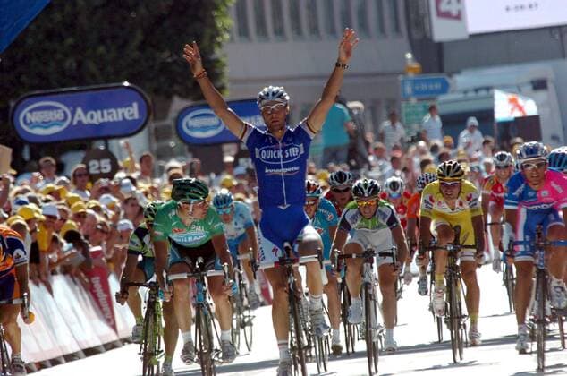 Tom Boonen (Belgien Quick Step Innergetic) gewinnt die 6. Etappe der Tour de France 2007 -  Radsport Herren Tour de France 2007, ProTour, Straßenradsport, Straße, Rad Gruppe 6. Etappe: Semur en Auxois - Bourg en Bresse Radsport Herren Tour de France 2007, ProTour, Straßenradsport, Straße, Rad Gruppe 6. Etappe: Semur en Auxois - Bourg en Bresse