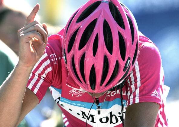 Linus Gerdemann (Deutschland T Mobile) gewinnt die 7. Etappe der Tour de France 2007 Radsport Herren Tour de France 2007, ProTour, Straßenradsport, Straße, Rad, Einzelbild 7. Etappe: Bourg en Bresse - Le Grand Bornand Freude, Radsport Herren Tour de France 2007, ProTour, Straßenradsport, Straße, Rad, Einzelbild 7. Etappe: Bourg en Bresse - Le Grand Bornand Freude,