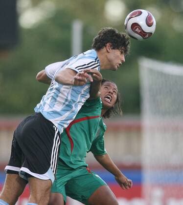 Federico Fazio (Argentinien U20, li.) gegen Giovani dos Santos (Mexiko U20) Fußball Länderspiel Herren U 20 WM 2007, Junioren, U20, Nationalteam, Nationaltrikot, Viertelfinale, Argentinien - Mexiko 1:0 Gruppe Ottawa Dynamik, Kampf, Fußball Länderspiel Herren U 20 WM 2007, Junioren, U20, Nationalteam, Nationaltrikot, Viertelfinale, Argentinien - Mexiko 1:0 Gruppe Ottawa Dynamik, Kampf,